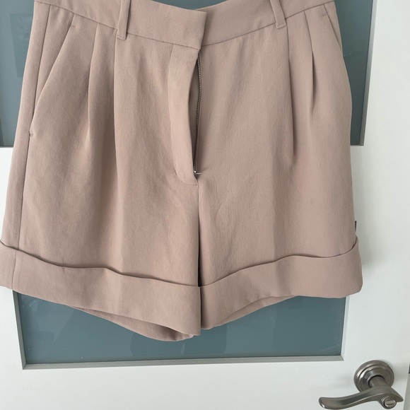 Wilfred Labyrinth Short - Picture 2 of 4